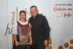 MIA-OVCJAK-in-ROBERT-GOLICNIK